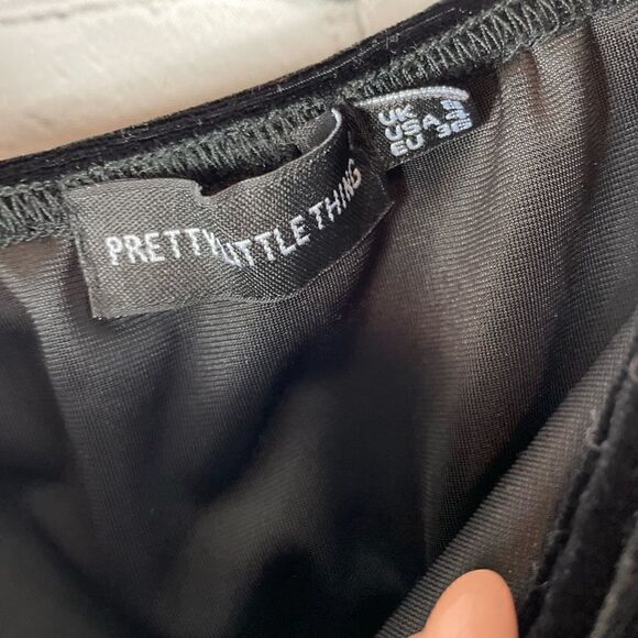 Pretty Little Thing Black Ruched Cross Back Velvet Crop Top - Picture 6 of 11